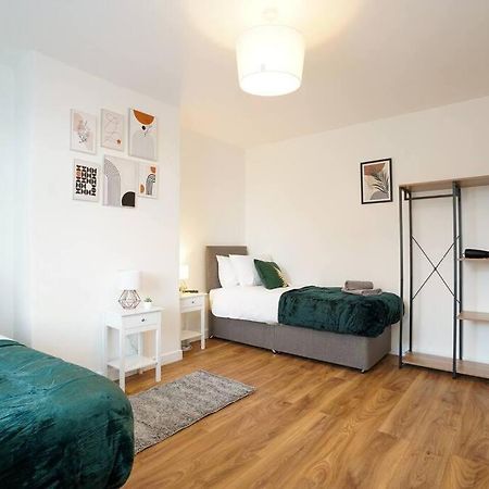 3 Bedroom Home With Free Parking Leeds  Exterior foto