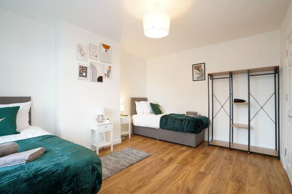3 Bedroom Home With Free Parking Leeds  Exterior foto
