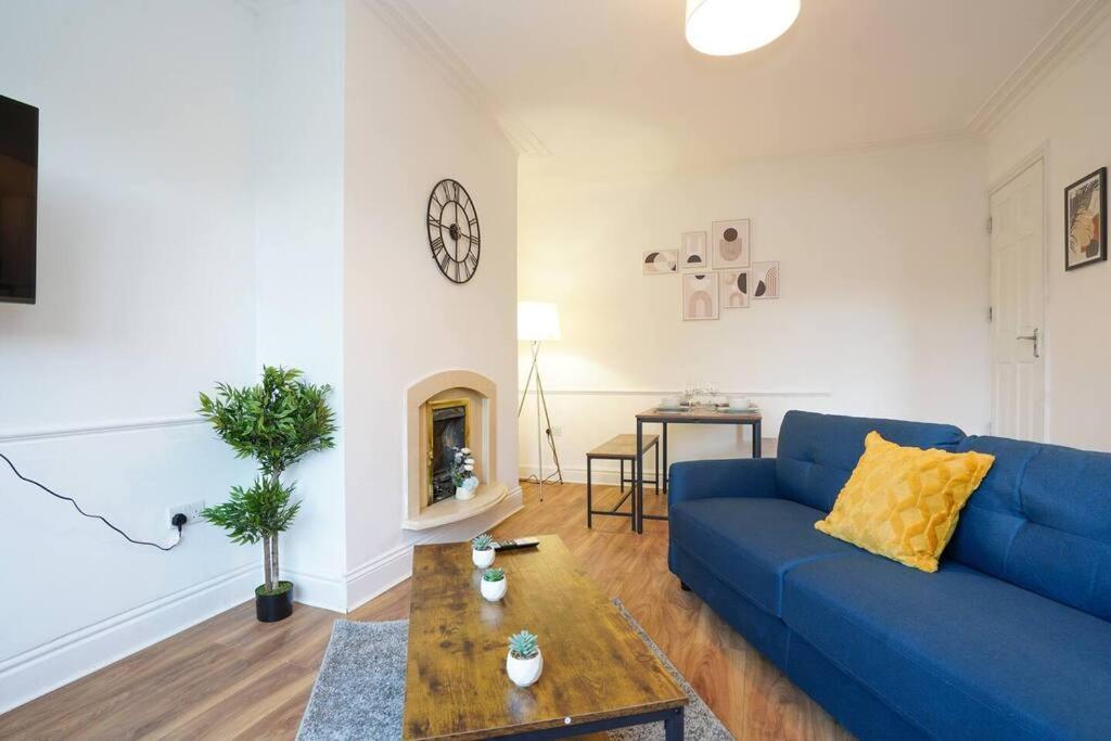 3 Bedroom Home With Free Parking Leeds  Exterior foto