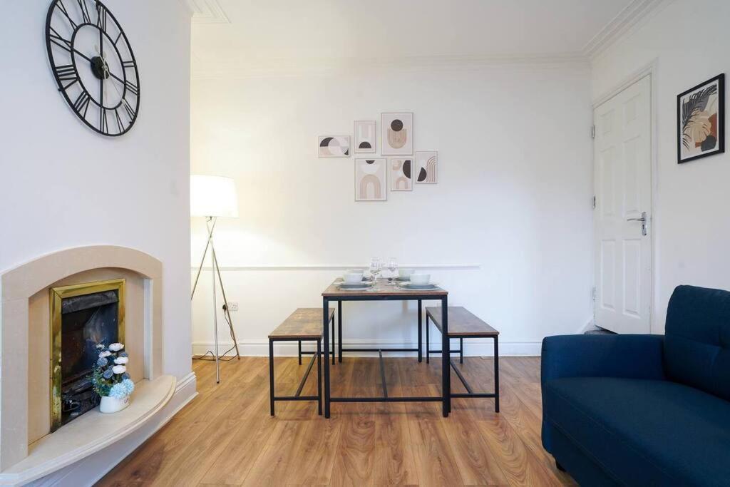 3 Bedroom Home With Free Parking Leeds  Exterior foto