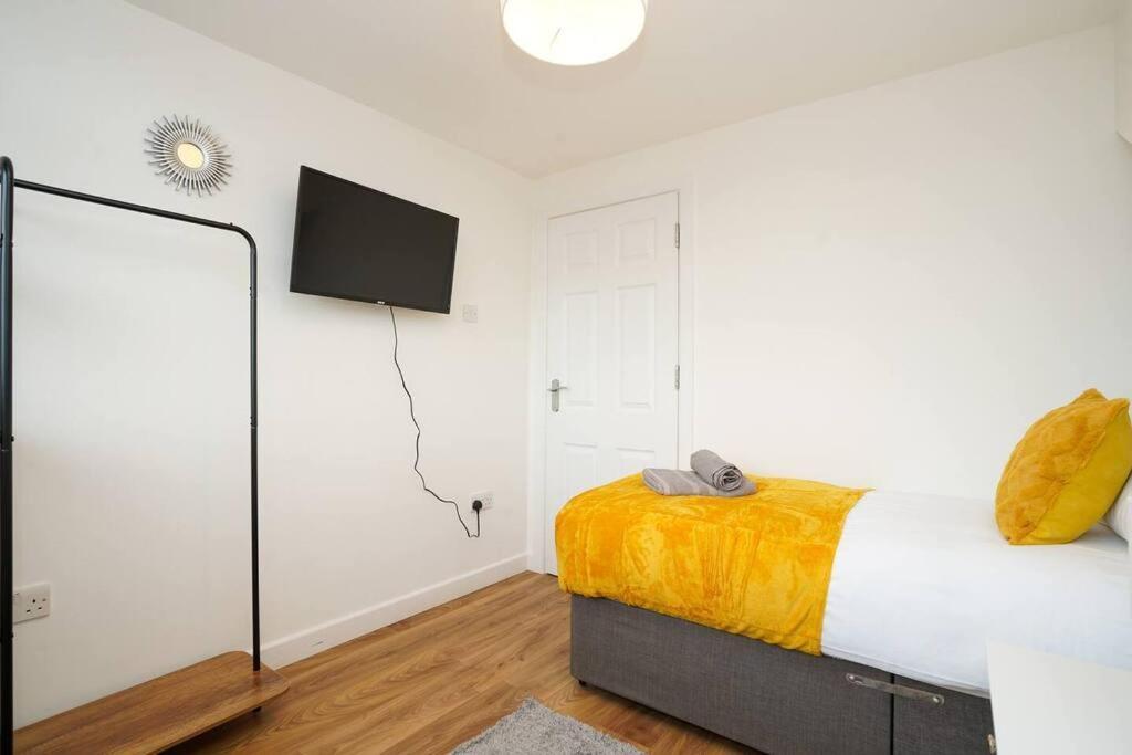 3 Bedroom Home With Free Parking Leeds  Exterior foto